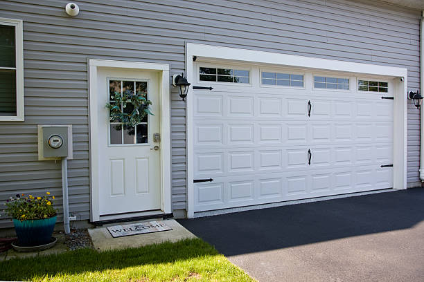 24/7 Emergency Garage Door Panel Replacement experts in Feasterville, PA